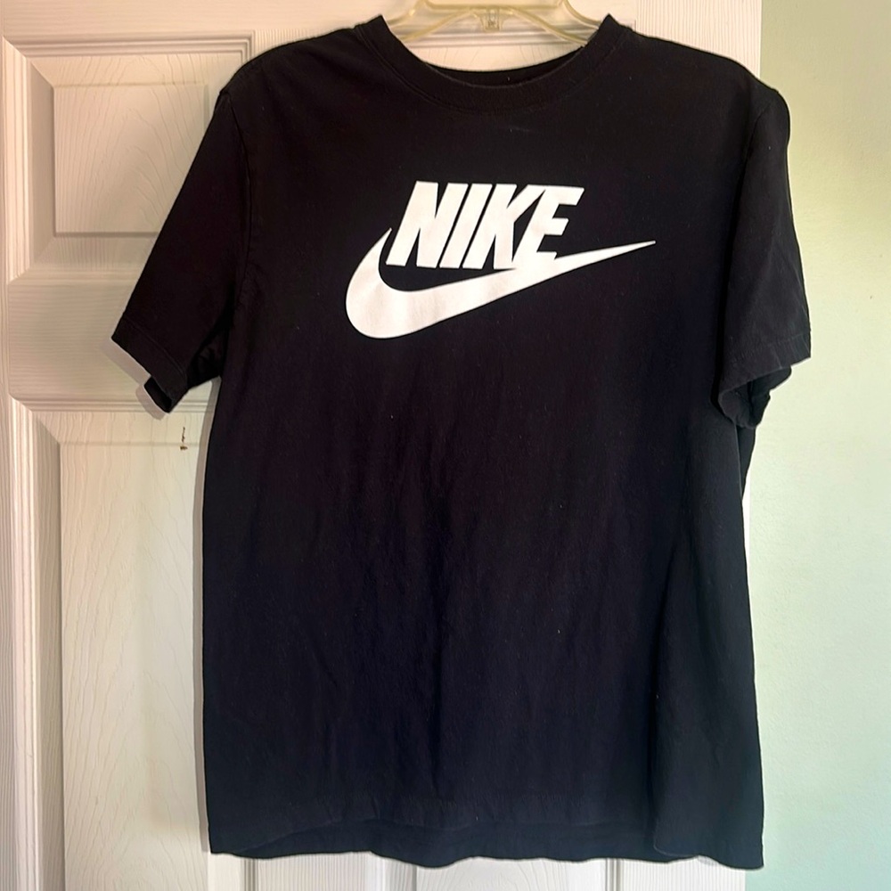 Men’s The Nike Tee (M)